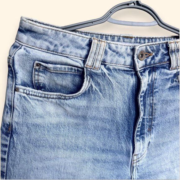 Zara High Rise Straight Jeans | Light Wash Denim | Size 08 | 100 cm Length - Picture 2 of 7